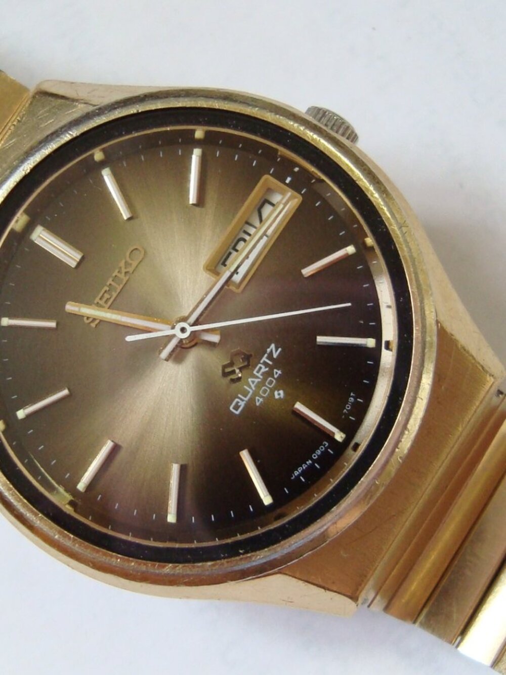 VINTAGE SEIKO SQ 4004,NEW BATTERY,RUN GREAT
